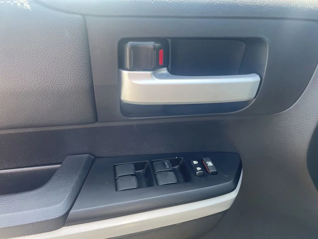 Used 2019 Silver Toyota SR5 5.7L V8 image 19