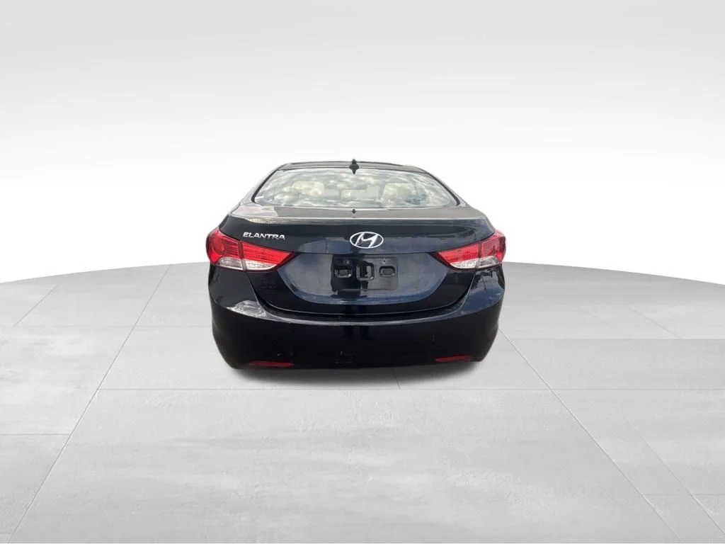 Used 2013 Black Hyundai GLS image 5