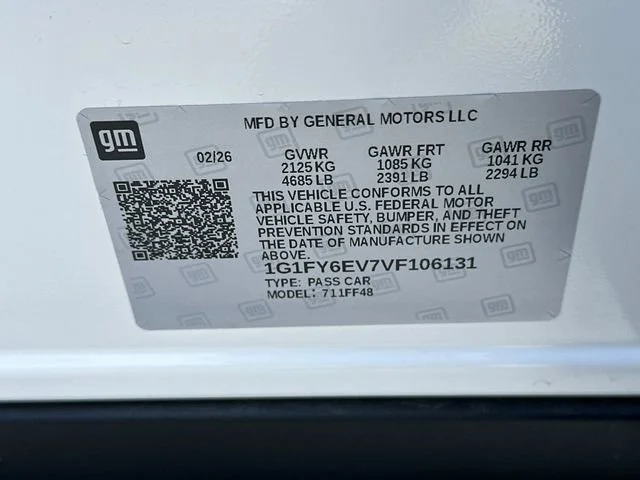 New 2027 Summit White Chevrolet LT image 28
