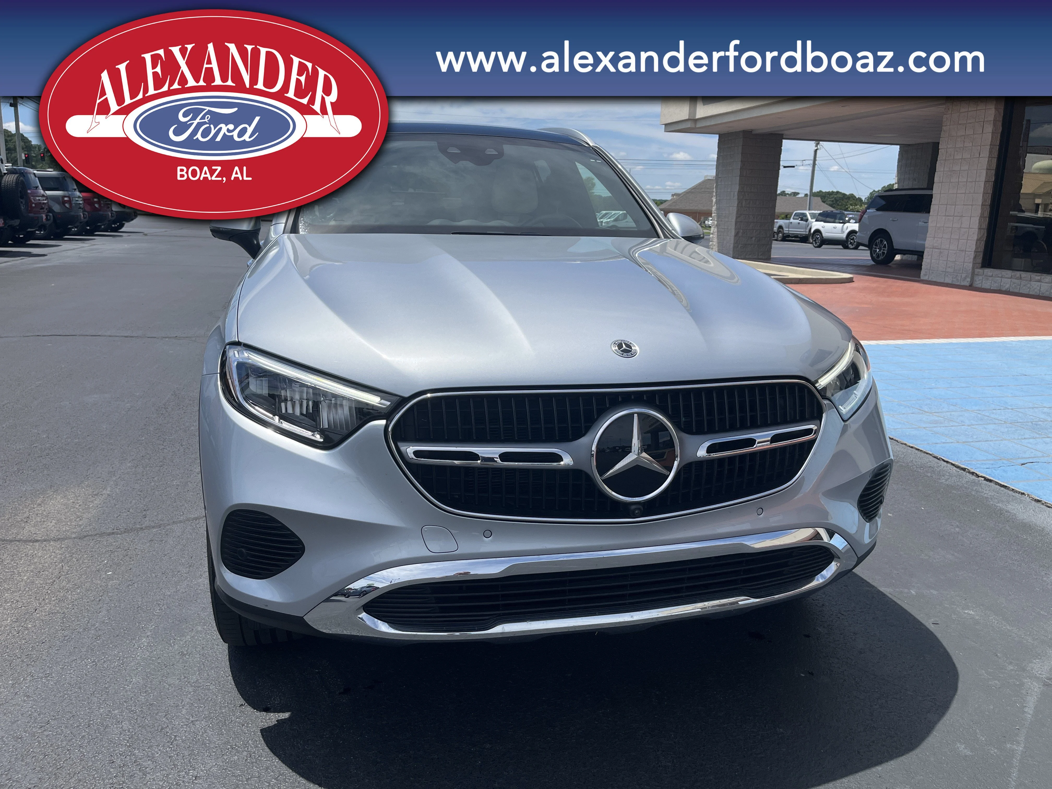 Used 2025 Silver Mercedes-Benz GLC 300 image 6