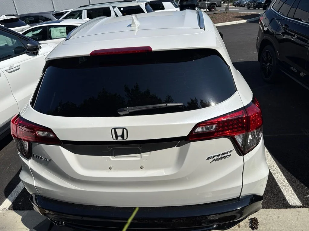 Used 2022  Honda Sport image 4