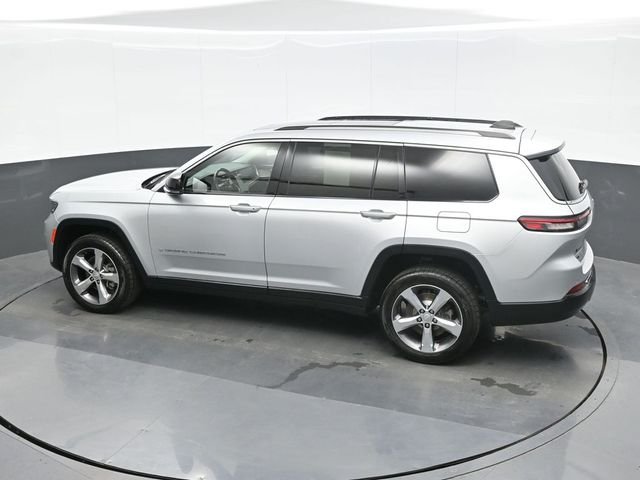Used 2021 Silver Jeep Limited image 11