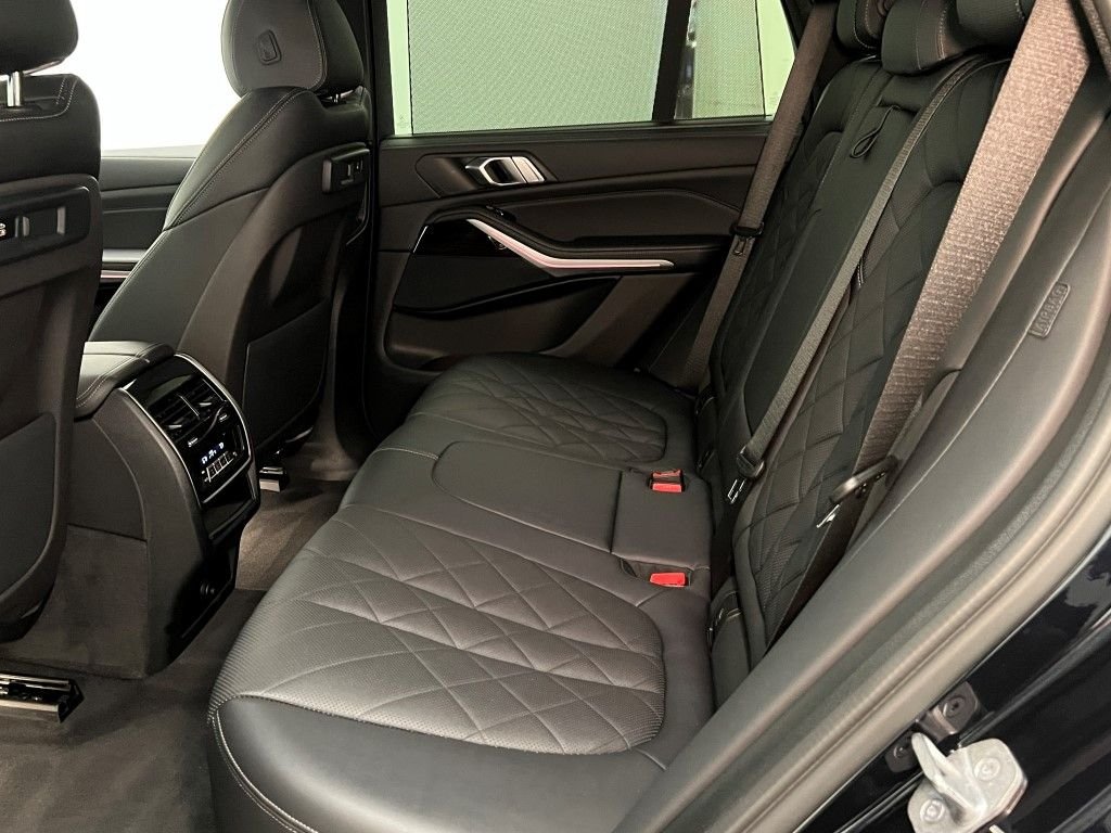 Used 2023 Carbon Black Metallic BMW xDrive40i image 22