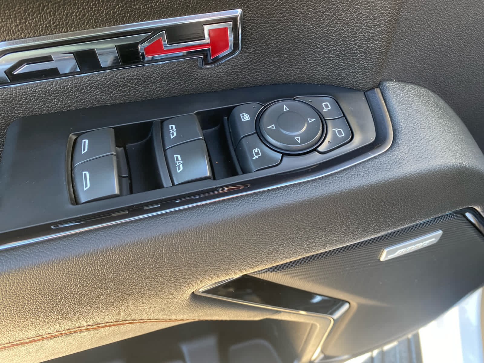 Used 2023 SUMMIT WHITE GMC AT4 image 8