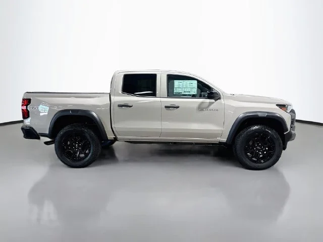 2026 Chevrolet Colorado Trail Boss - Photo 6