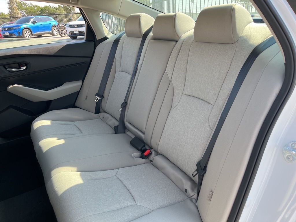 2025 Honda Accord SE - Photo 13