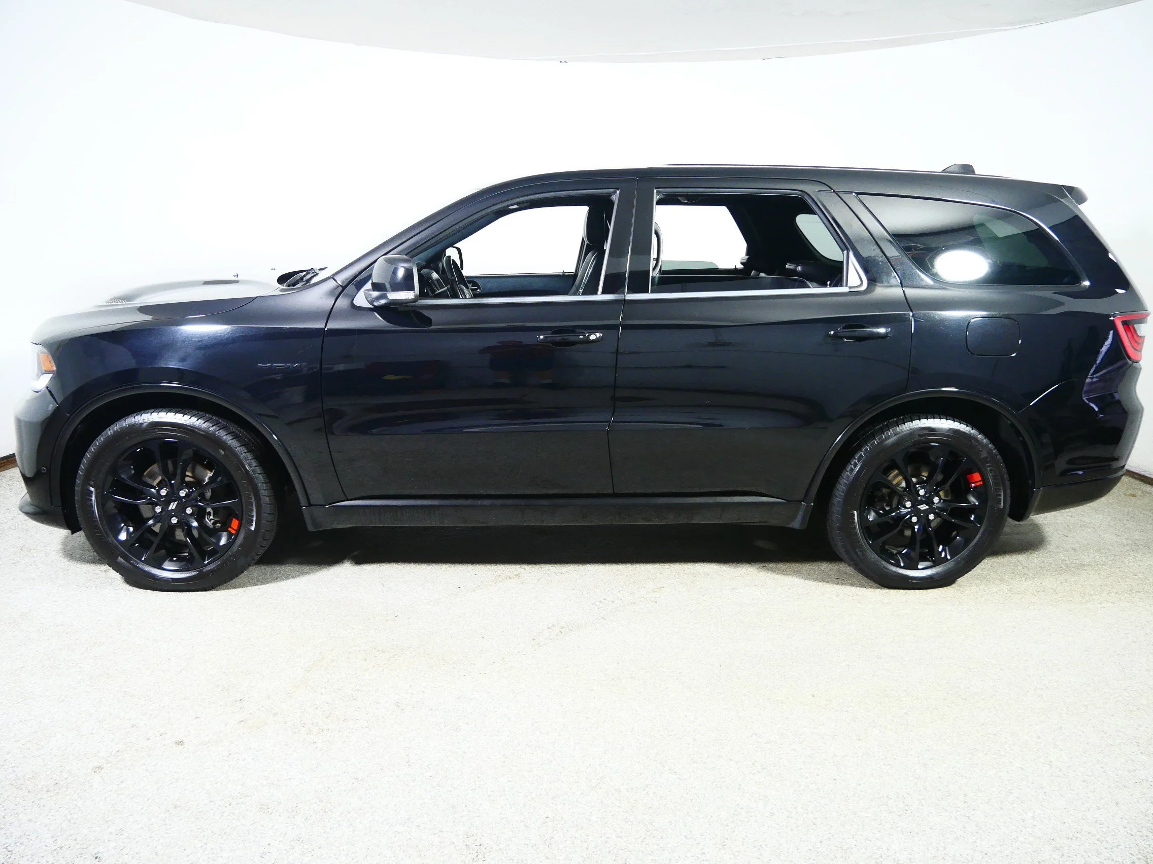 Used 2020 DB Black Clearcoat Dodge R/T image 4