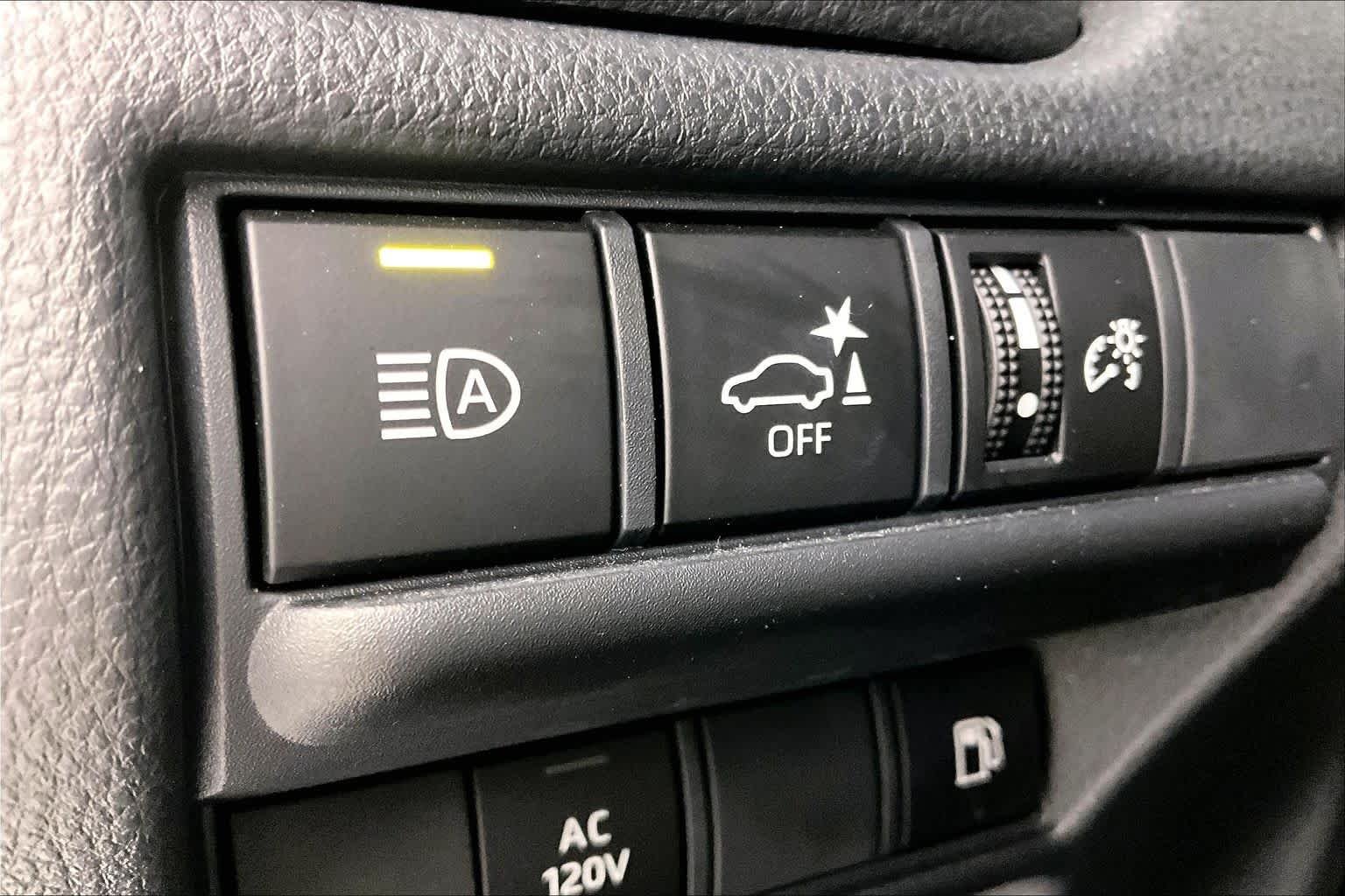 Used 2025 Ice Cap Toyota 1958 image 31