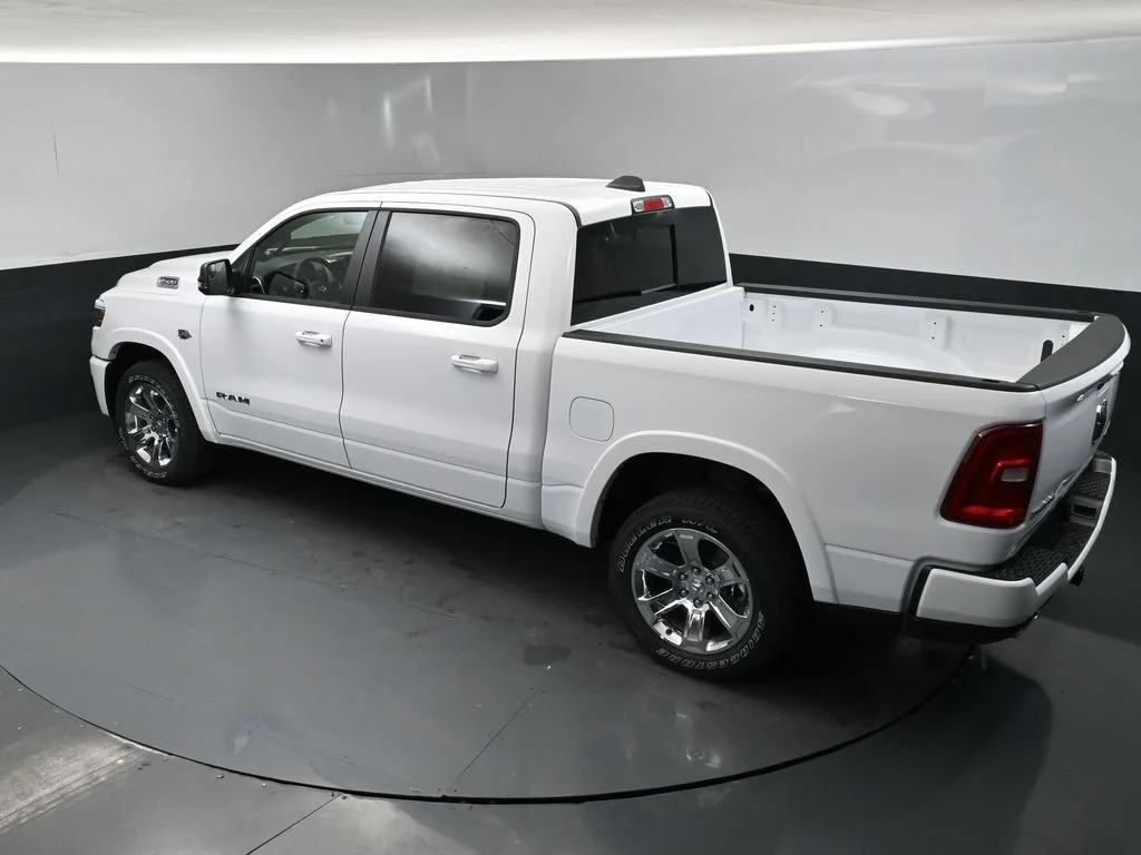 New 2027 Bright White Clear-Coat Exterior Paint RAM Big Horn/Lone Star image 38