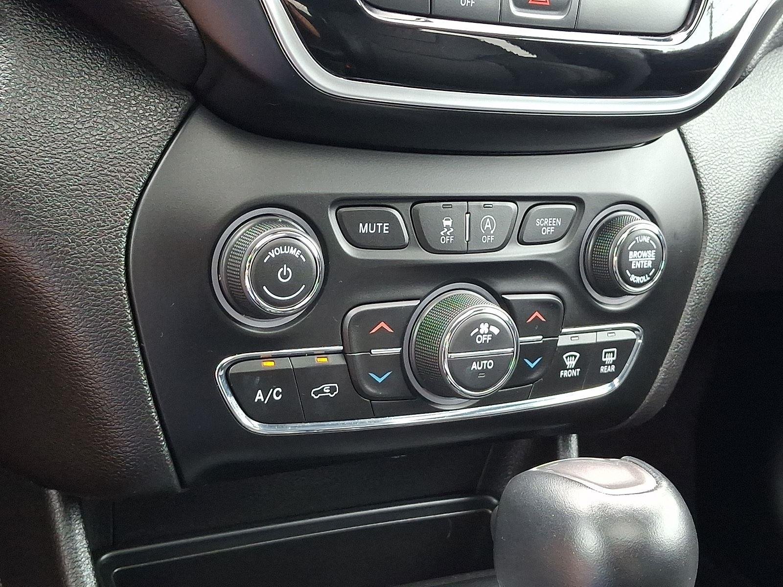 Used 2019 Velvet Red Pearlcoat Jeep Limited image 16