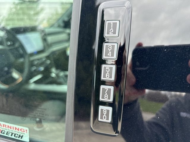 New 2026 Star White Metallic Tri-Coat Ford Platinum® image 14