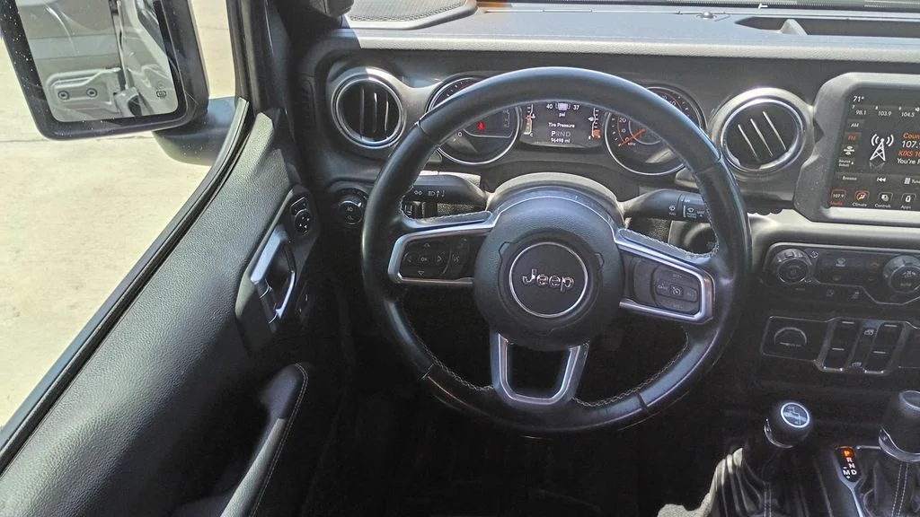 Used 2020 Gray Jeep Overland image 31
