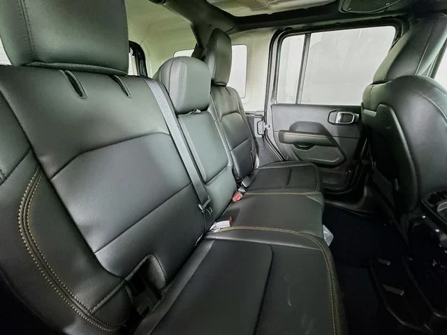 2025 Jeep Wrangler 4-Door Sahara - Photo 26