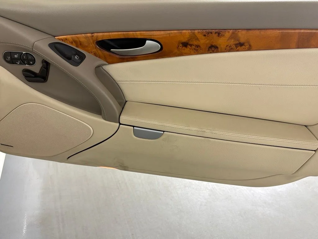 Used 2009 Diamond White Metallic Mercedes-Benz SL 550 image 29