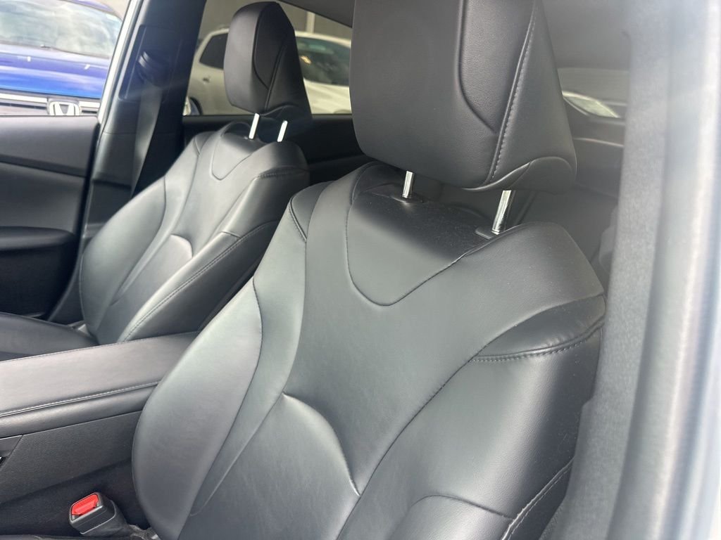 Used 2022 Beige Toyota XLE image 13
