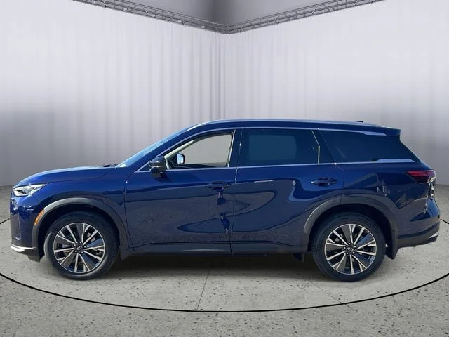 New 2027 GRAND BLUE INFINITI Luxe AWD image 4