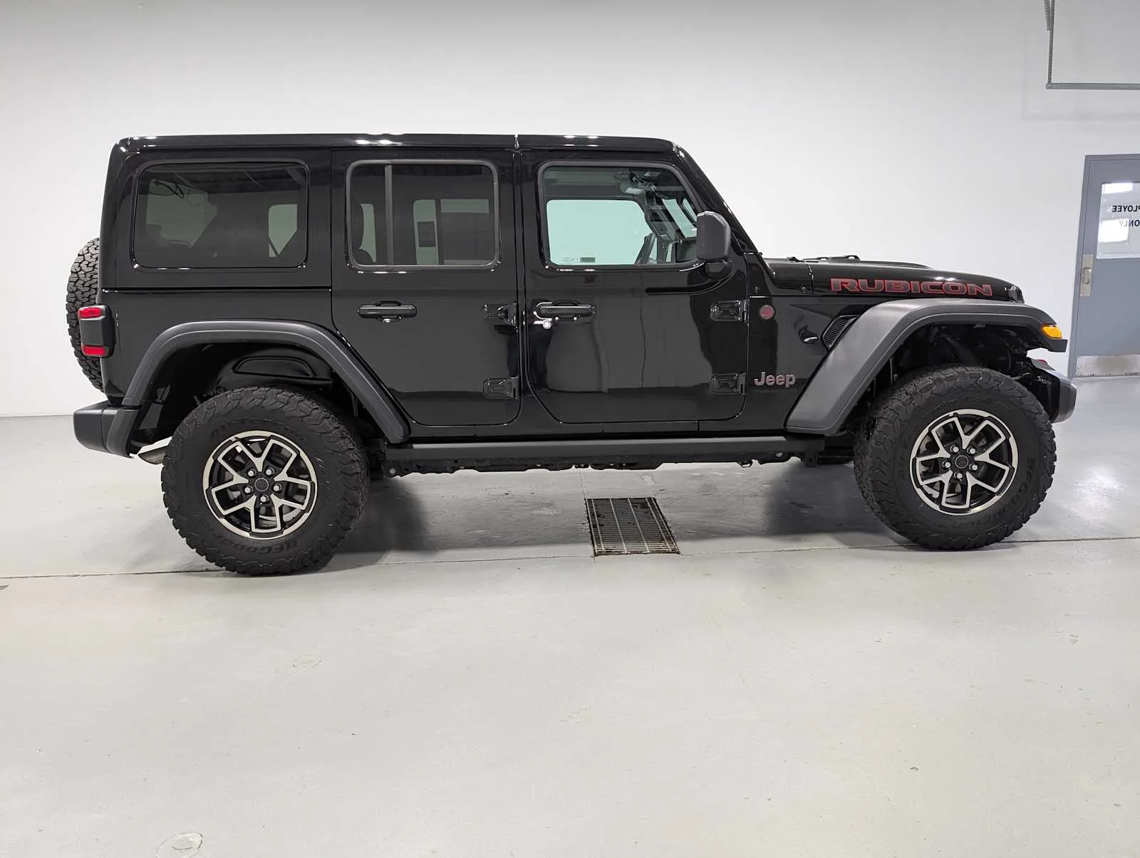 Used 2025 Black Clearcoat Jeep Rubicon image 7