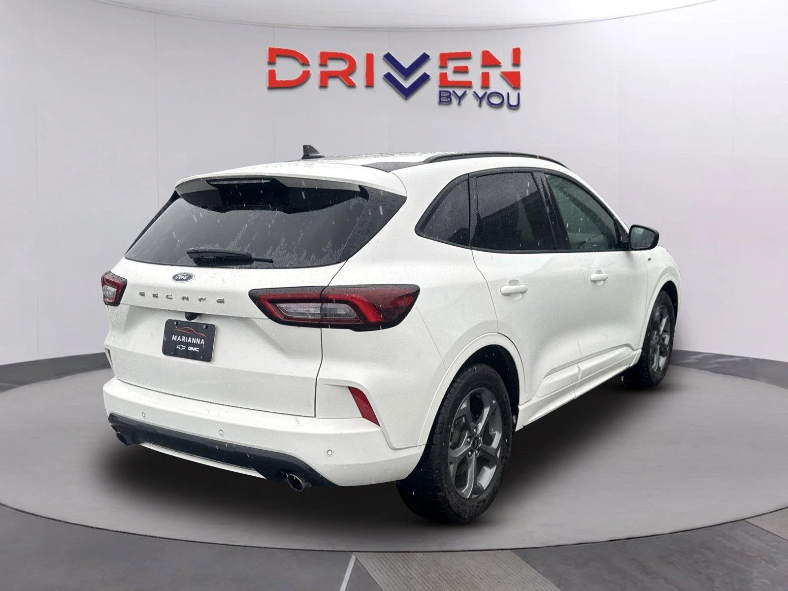 Used 2023 Star White Metallic Tri-Coat Ford ST-Line image 3