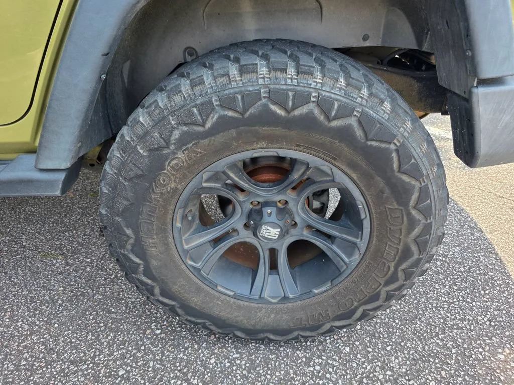 Used 2013 Green Jeep Sport image 28