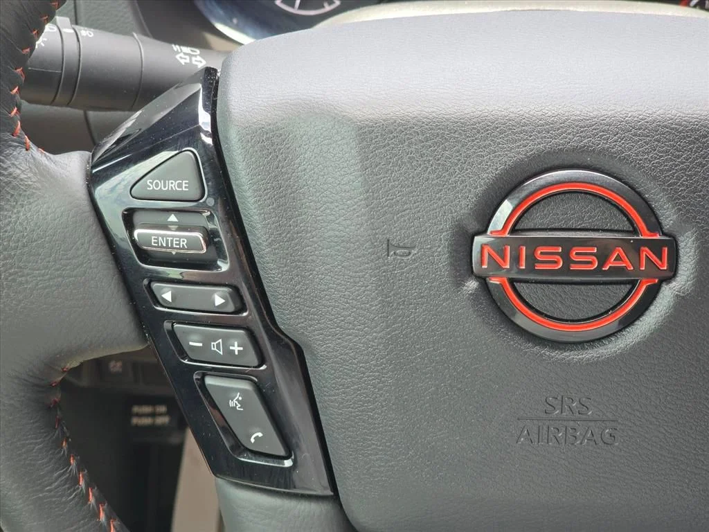 Used 2025 White Nissan PRO-X image 15