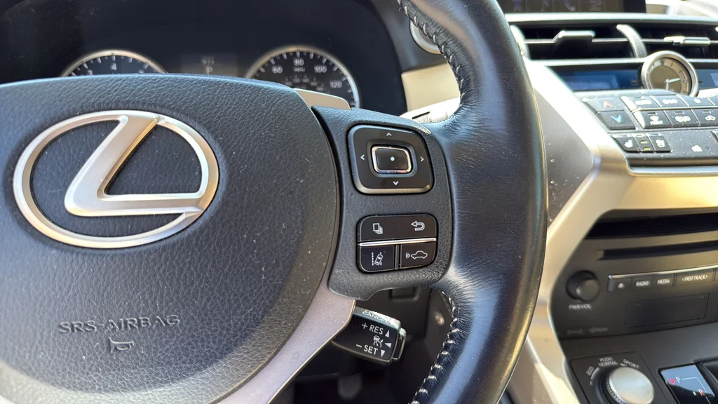 Used 2015 White Lexus 200t image 23