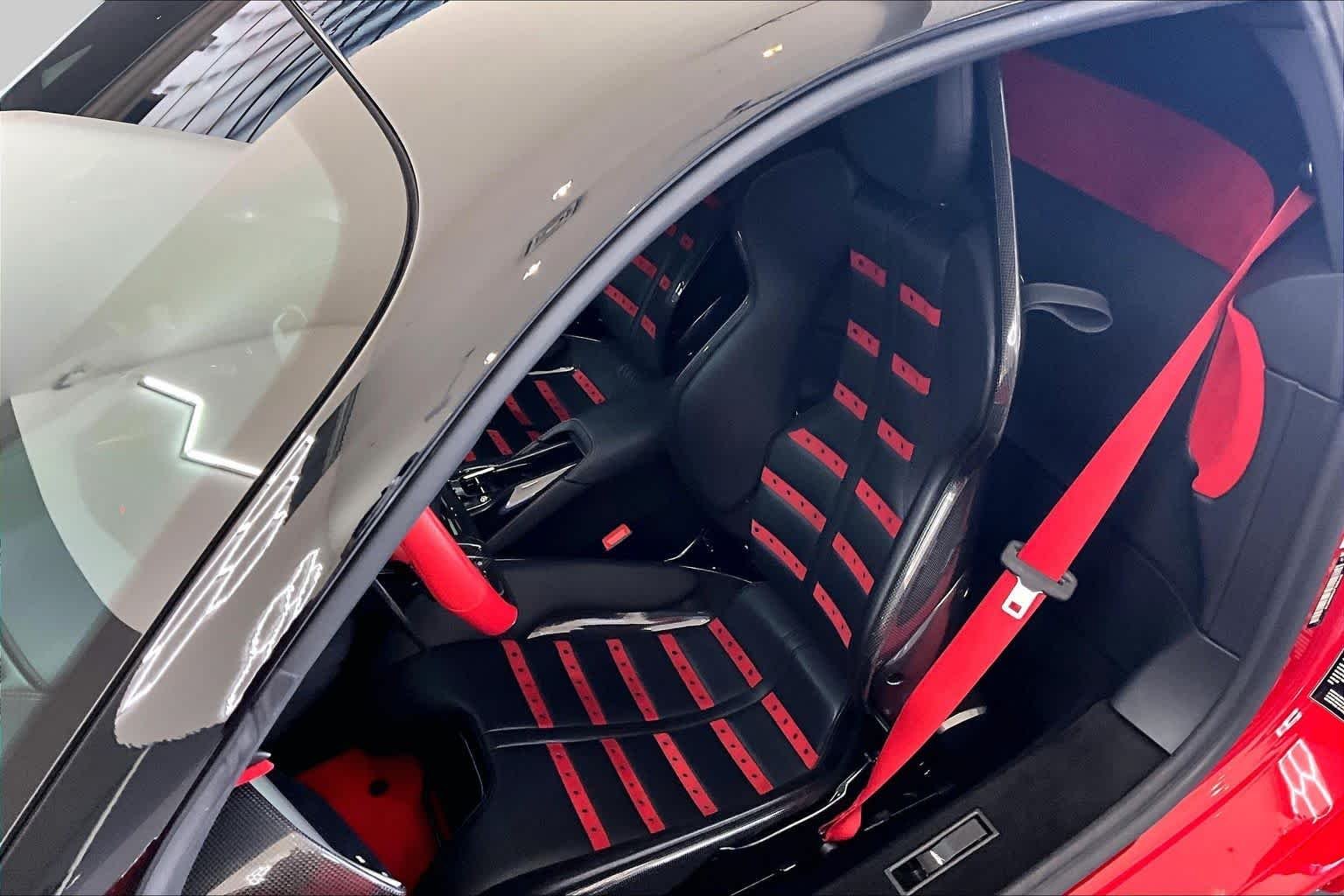 Used 2021  Ferrari  image 28