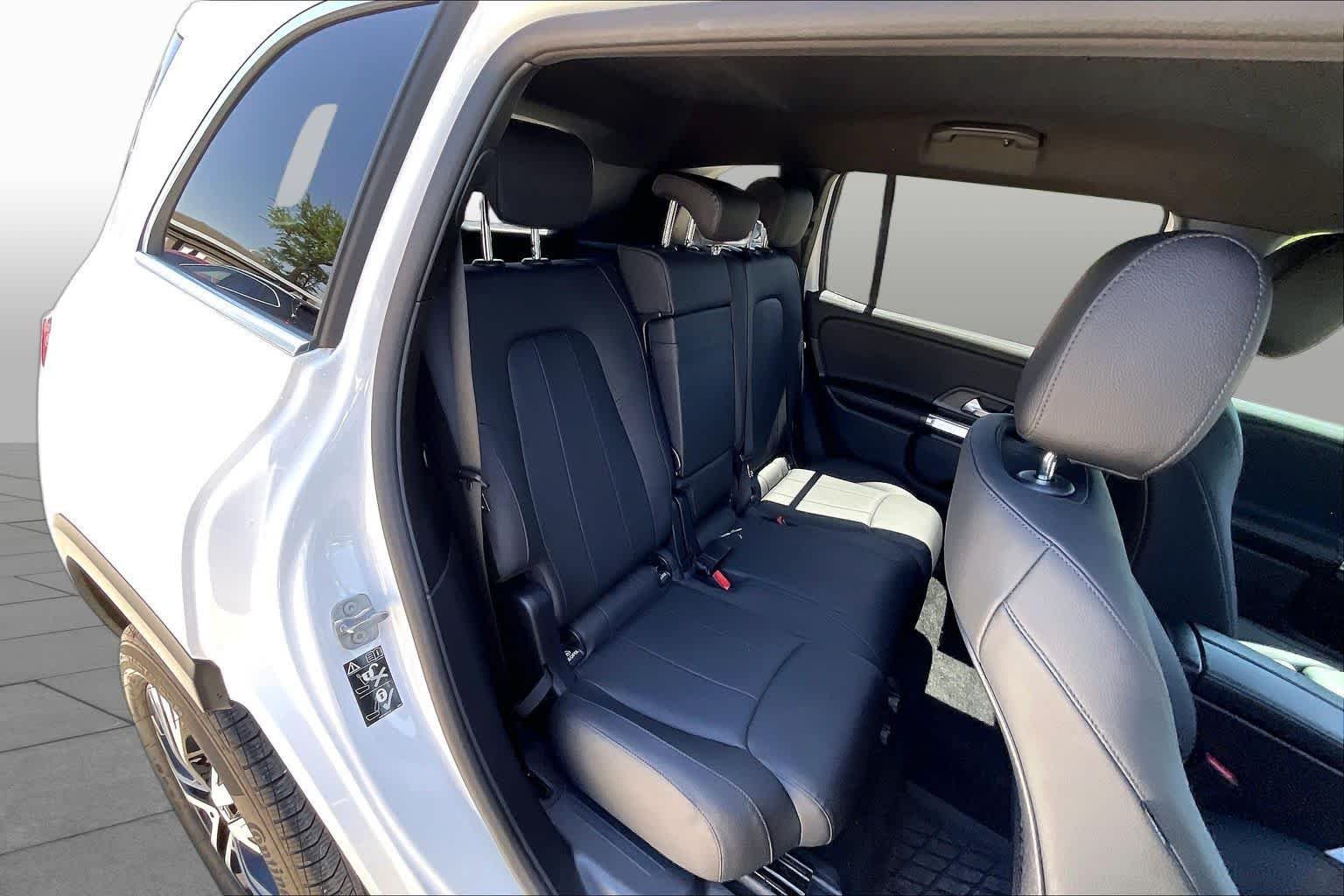Used 2024 Polar White Mercedes-Benz GLB 250 image 18