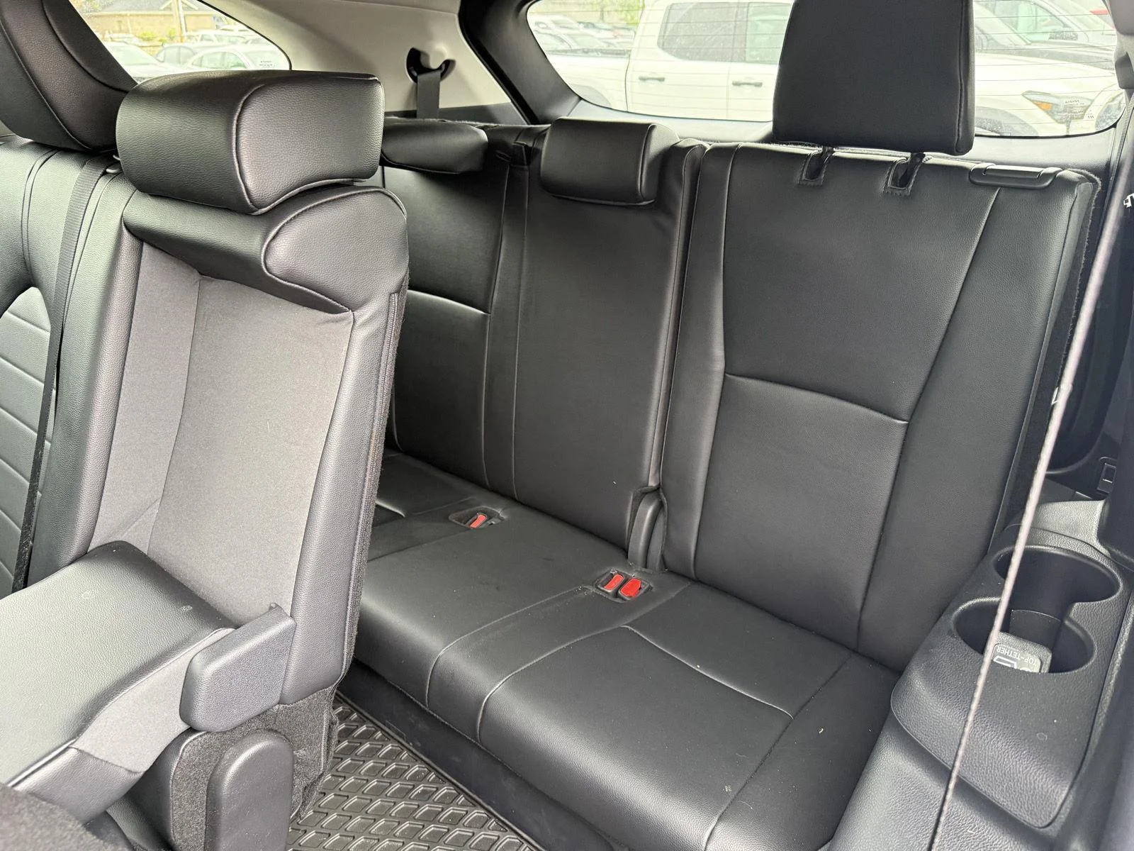 Used 2025 Wind Chill Pearl Toyota LE image 10