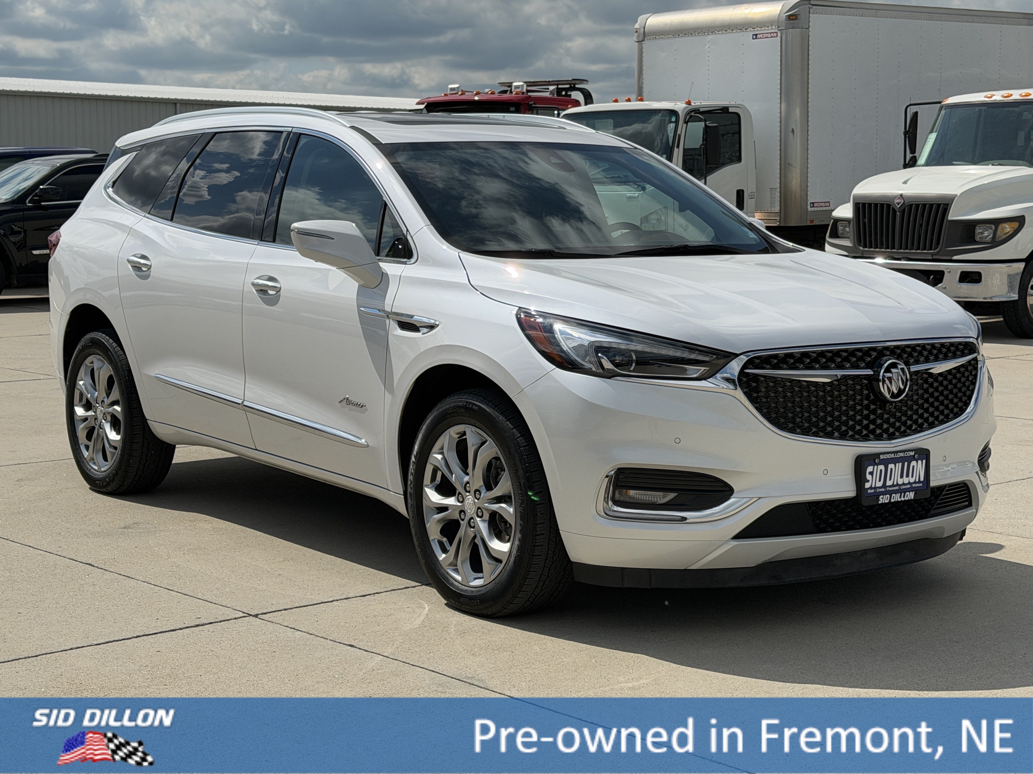 Used 2021 White Frost Tricoat Buick Avenir image 2