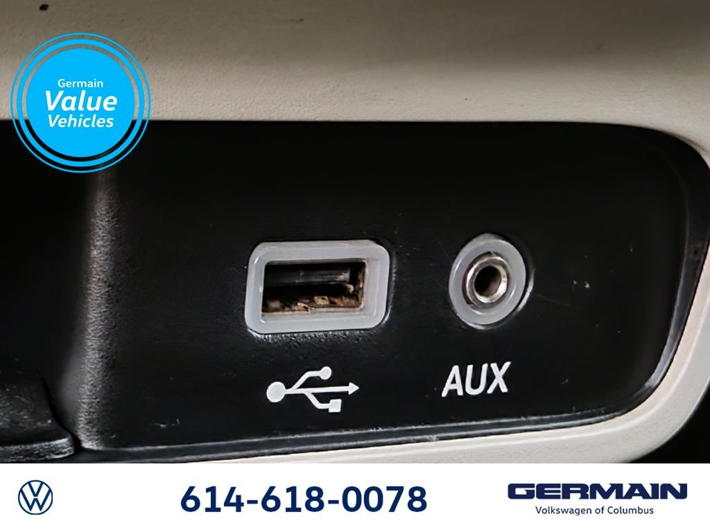 Used 2017 Blue Chrysler LX image 28
