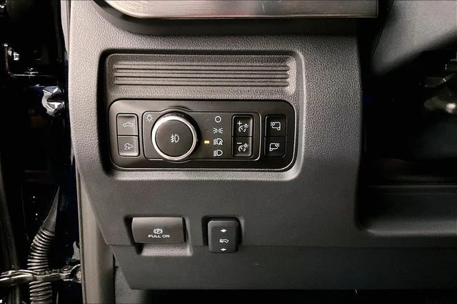 Used 2025 Antimatter Blue Metallic Ford Lariat image 39