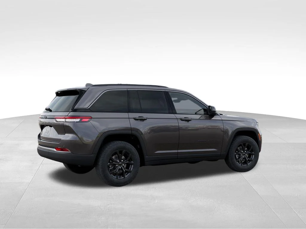 New 2026 Baltic Gray Metallic Clear-Coat Exterior Paint Jeep Laredo Altitude image 4