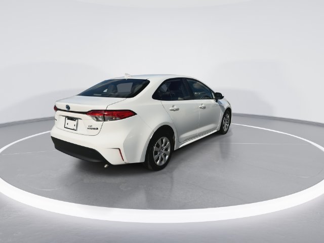Used 2023 White Toyota LE image 8