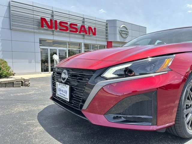 New 2026 Scarlet Nissan 2.5 SV image 13