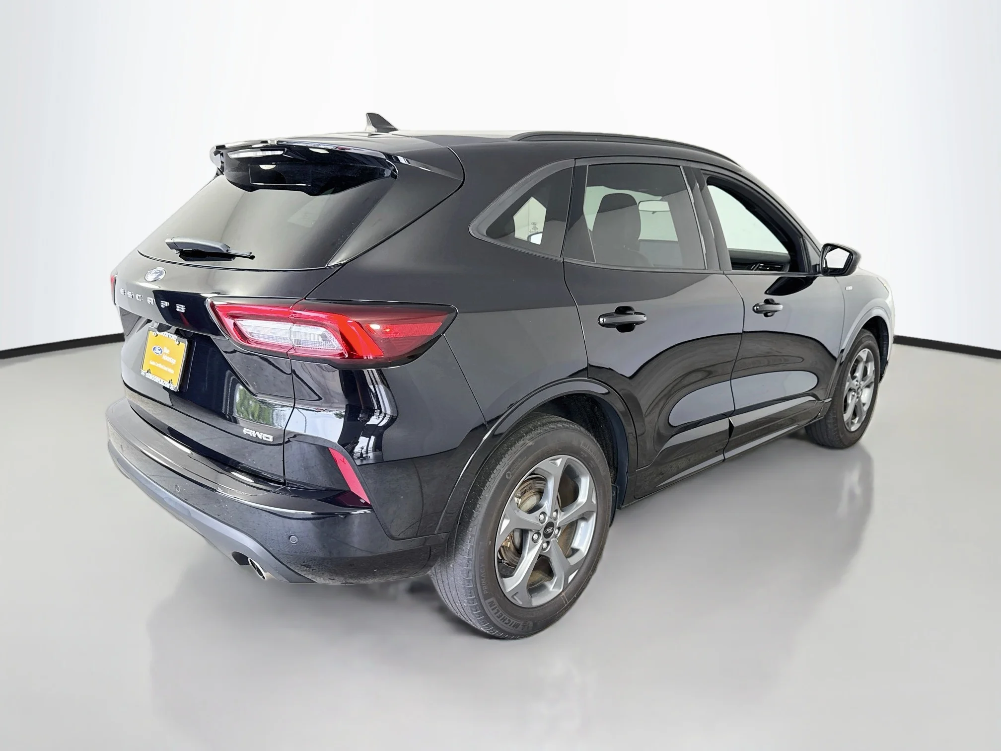 Used 2024 Agate Black Metallic Ford ST-Line image 7