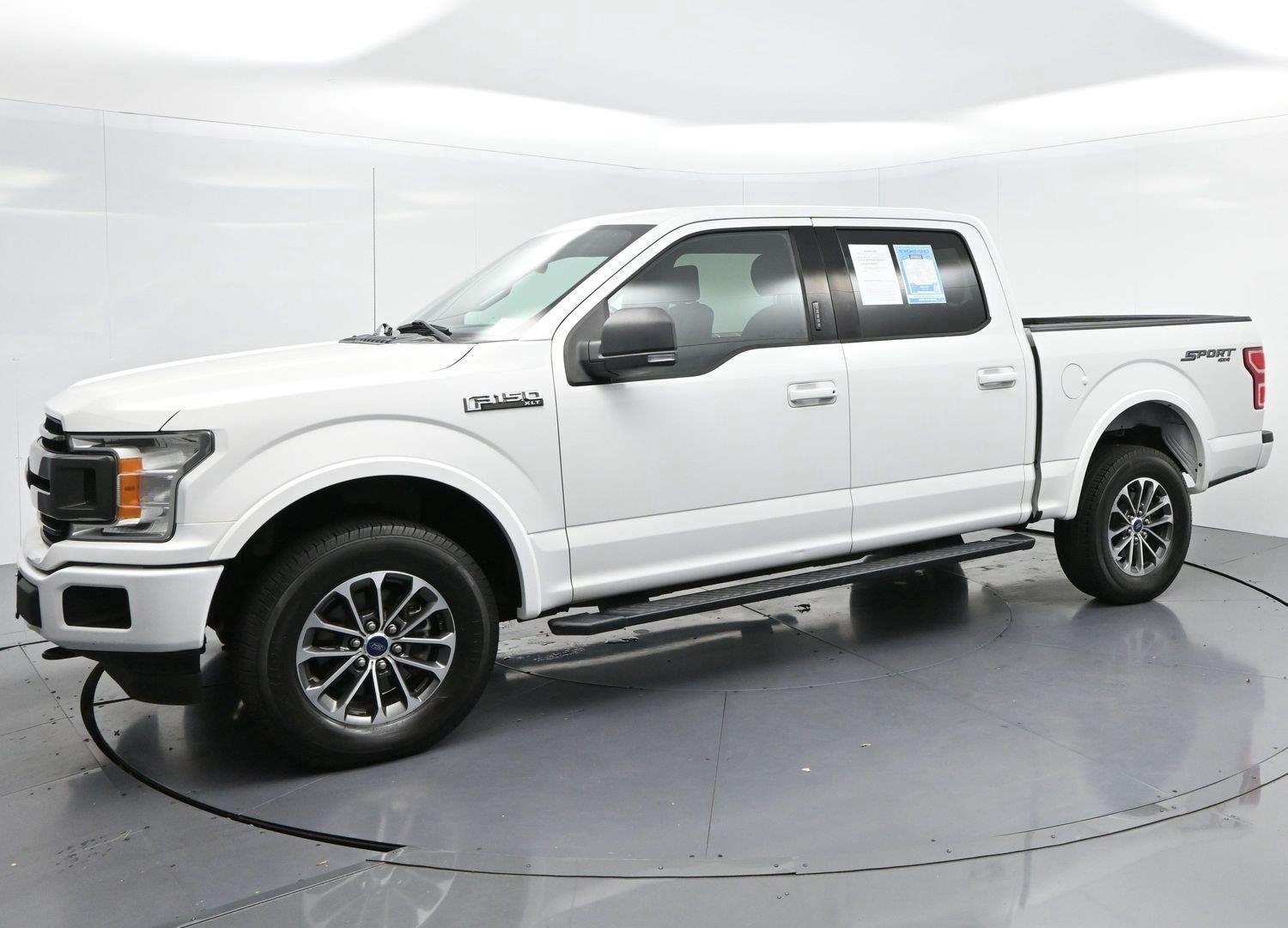 Used 2018 Oxford White Ford XLT image 3