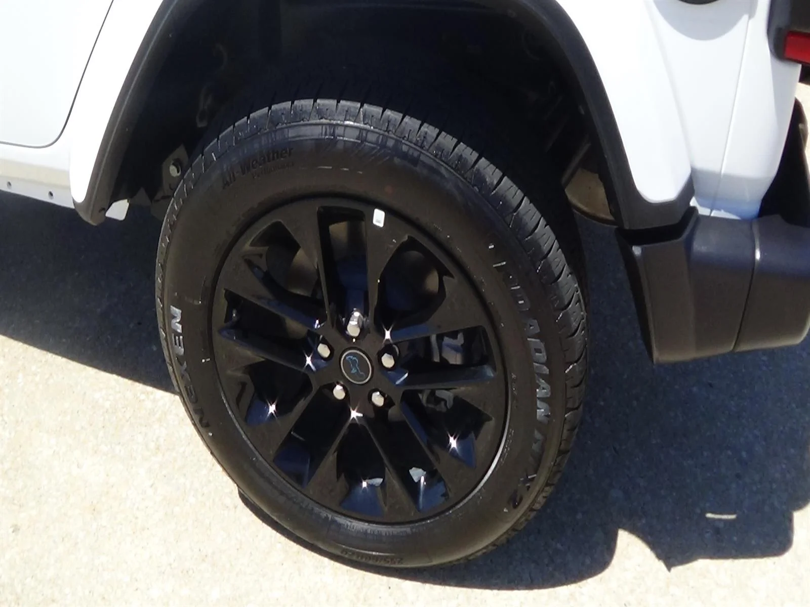 Certified Used 2025 Bright White Clear Coat (pw7) Jeep Sahara 4xe image 9