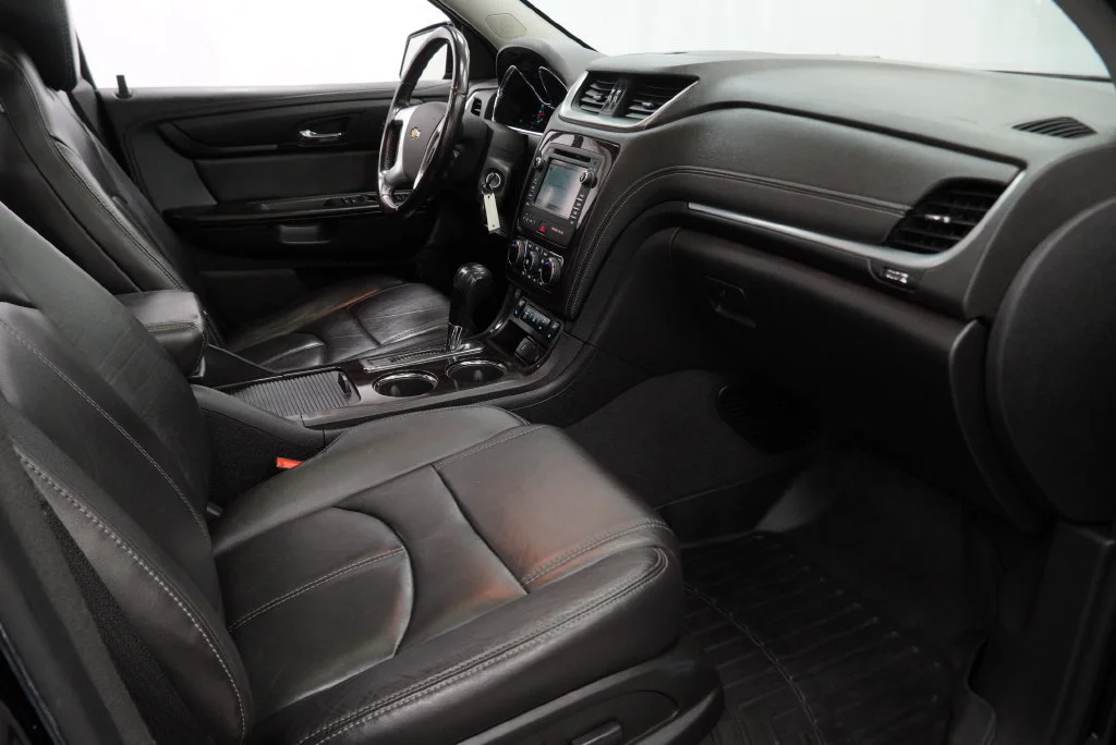 Used 2016 MOSAIC BLACK METALLIC Chevrolet LT image 42