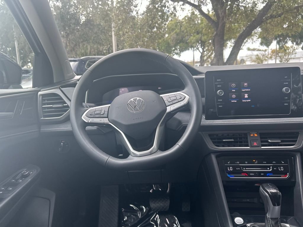 New 2026 White Volkswagen 1.5T SE Black image 43