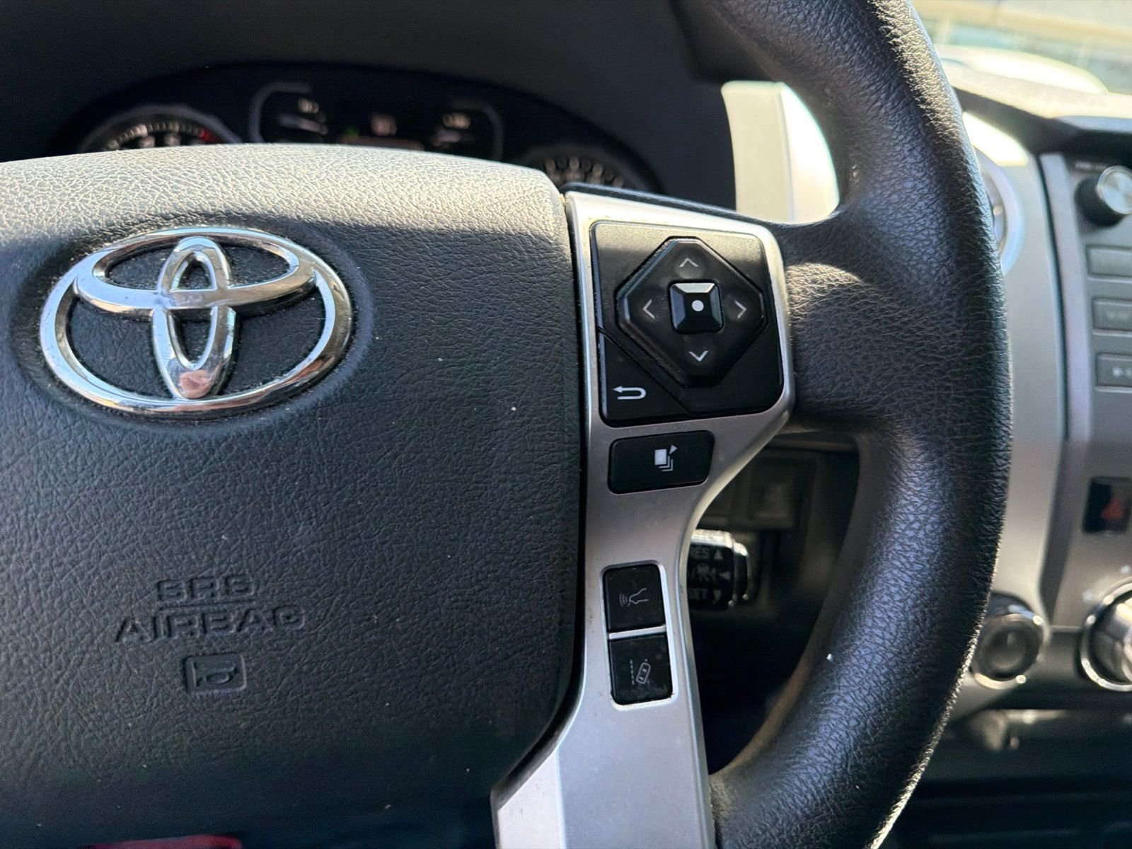 Used 2019 Gray Toyota SR5 image 15