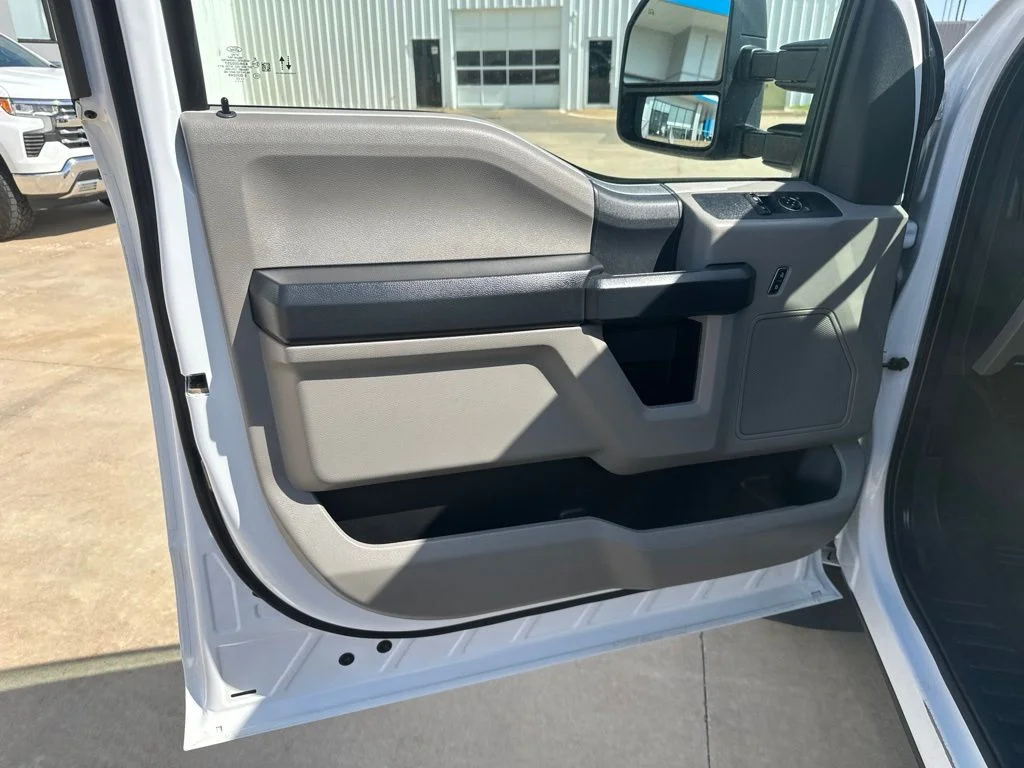Used 2022 White Ford XL image 7