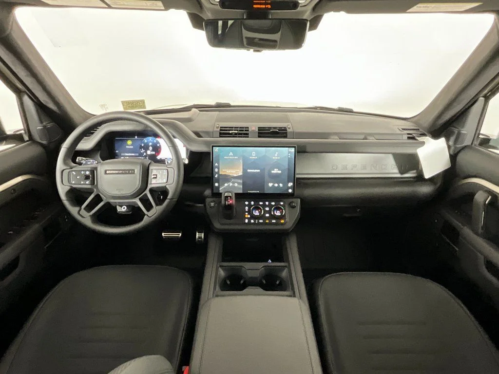 New 2026 Petra Copper Land Rover  OCTA image 4