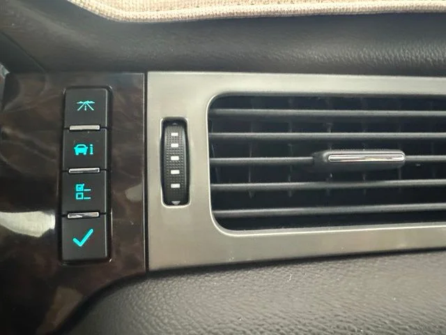 Used 2014 Onyx Black GMC Denali image 16