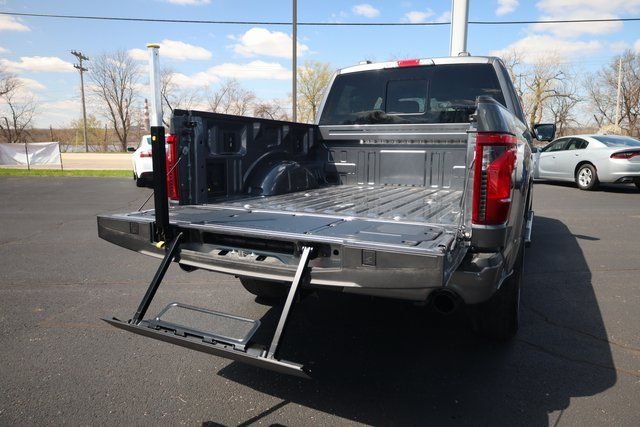 2025 Ford F-150 XLT - Photo 8