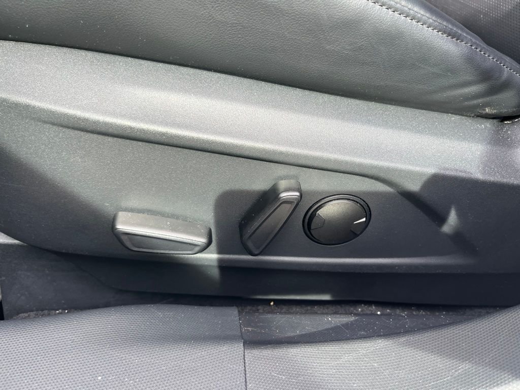 Used 2022 White Ford Premium image 8