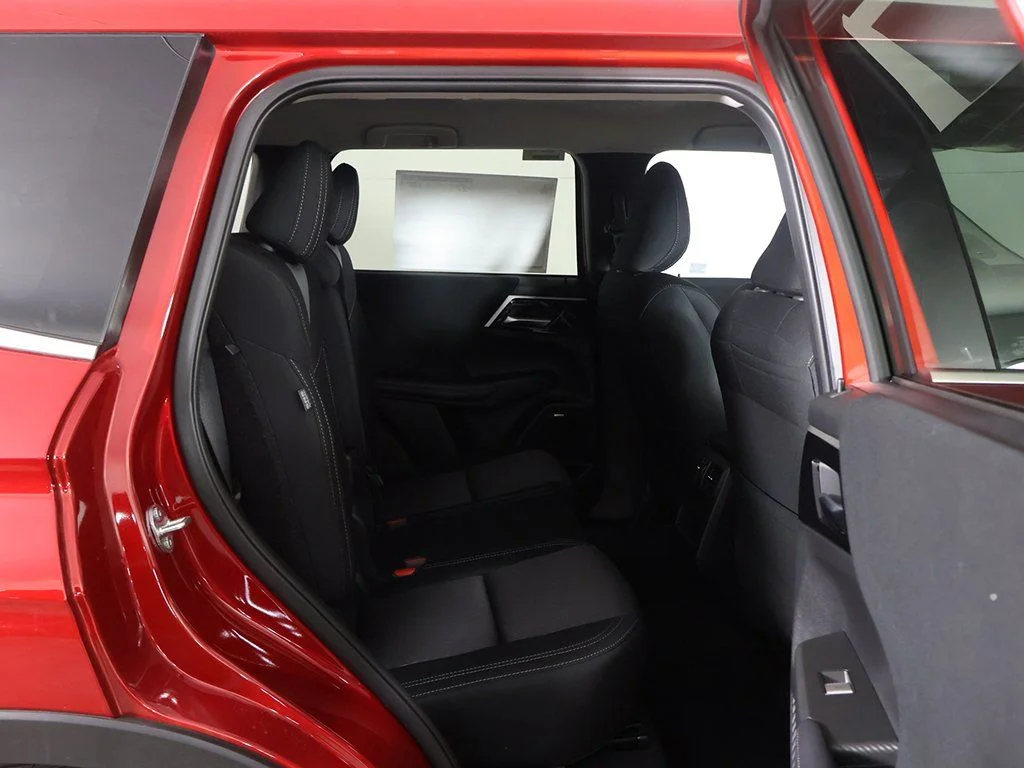 2026 Mitsubishi Outlander ES - Photo 33