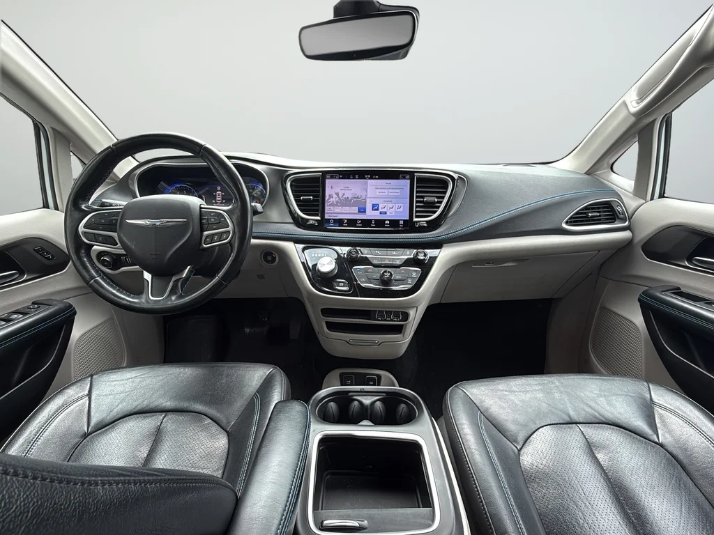 Used 2021 White Chrysler Touring L image 12