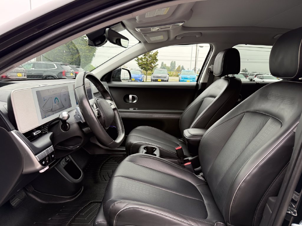 Used 2023 Black Hyundai Limited image 16