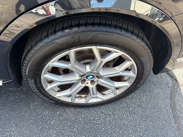Used 2025 Black BMW xDrive40i image 17