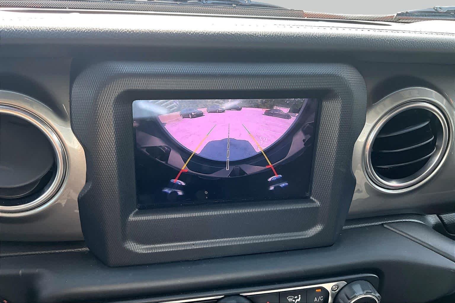 Used 2019 Punkn Metallic Clear Coat Jeep Sahara image 26